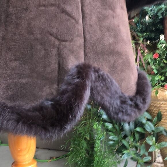 Vintage British Knoles & Carter Chocolate Suede, Fur Trim/Collar Faux Fur Lining - Picture 7 of 15